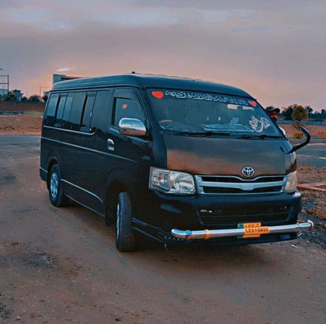toyota-hiace-baqsa-200911-big-0