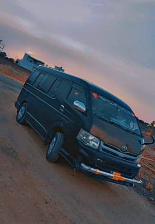 toyota-hiace-baqsa-200911-big-5