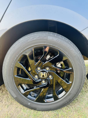 honda-civic-x-2018-big-8