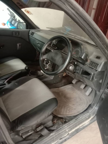 mitsubishi-lancer-1990-big-2