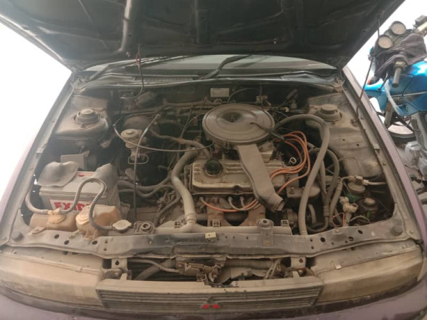 mitsubishi-lancer-1990-big-6