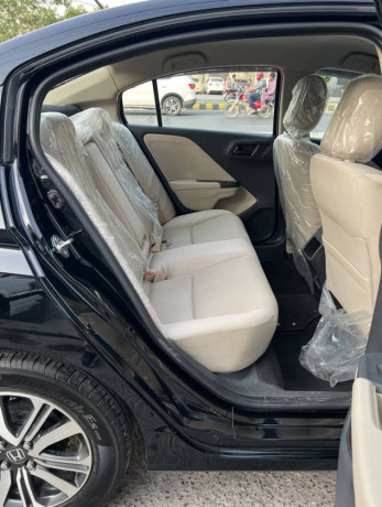 honda-city-12-cvt-big-9