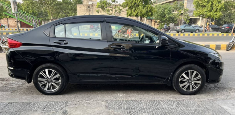 honda-city-12-cvt-big-4