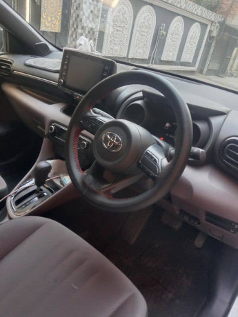 toyota-yaris-hatchback-2020-automatic-like-brand-new-condition-big-4