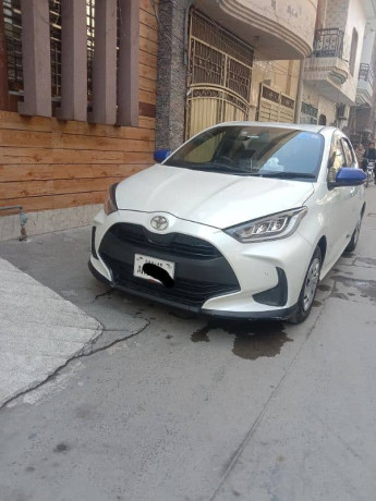 toyota-yaris-hatchback-2020-automatic-like-brand-new-condition-big-2