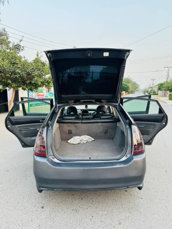 toyota-prius-2007-big-12