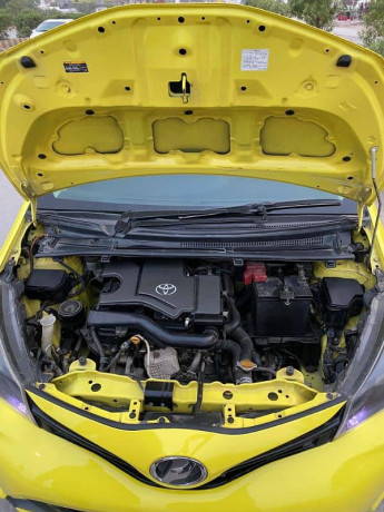 toyota-vitz-2014-big-4