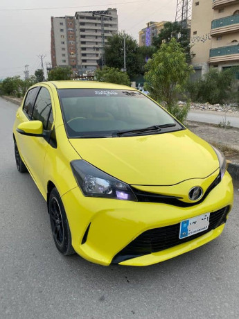 toyota-vitz-2014-big-2