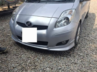 toyota-vitz-2007