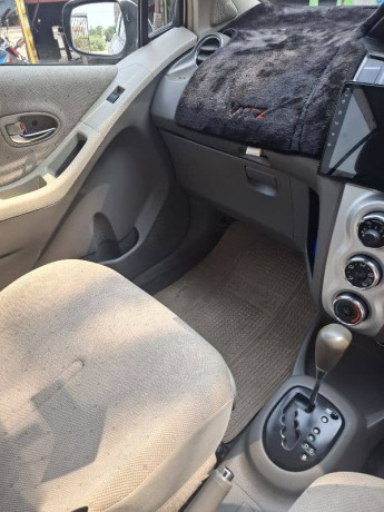 toyota-vitz-2007-big-4