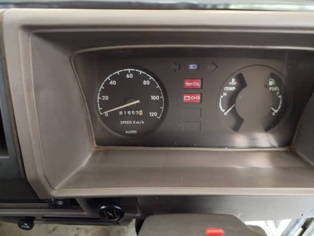 suzuki-bolan-2010-big-8