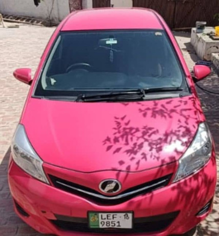toyota-vitz-2012-big-3