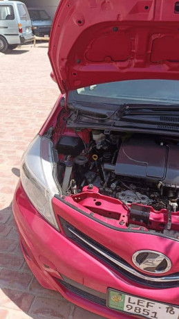 toyota-vitz-2012-big-7