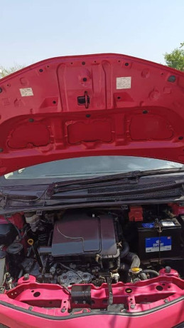 toyota-vitz-2012-big-11