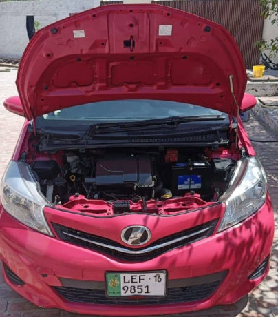 toyota-vitz-2012-big-9