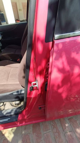 toyota-vitz-2012-big-4