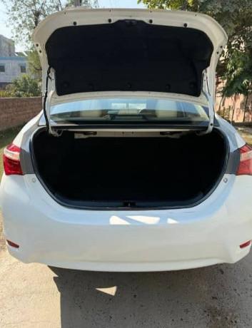 toyota-corolla-altis-2017-big-5