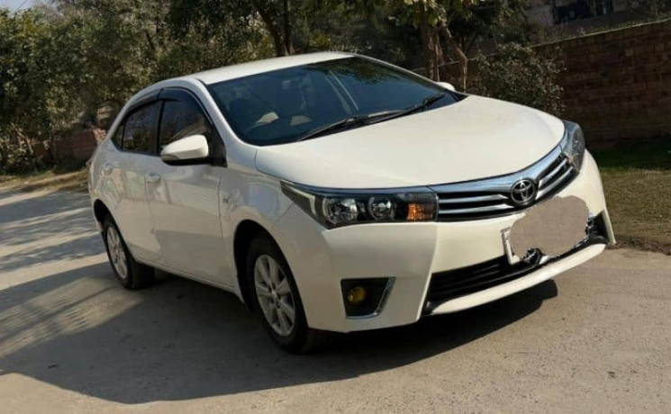 toyota-corolla-altis-2017-big-3