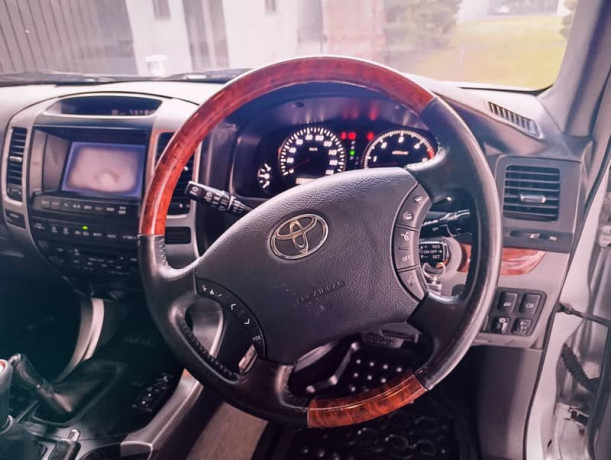 toyota-prado-2003-big-16