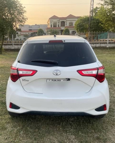 toyota-vitz-2018-big-1