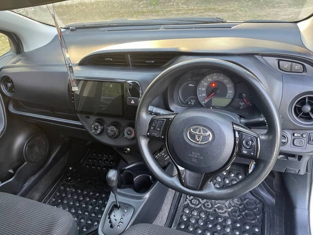 toyota-vitz-2018-big-7