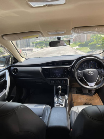 toyota-corolla-altis-16-cvt-big-1