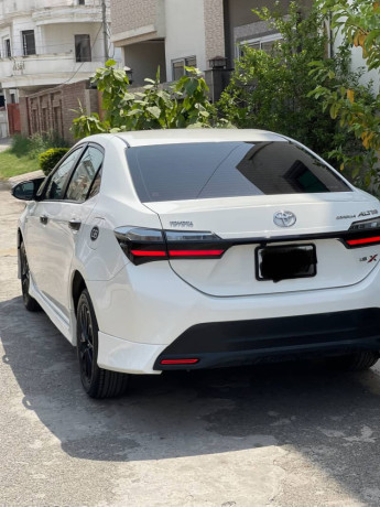 toyota-corolla-altis-16-cvt-big-10