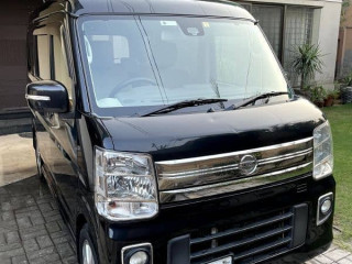 nissan-clipper-rio-nv100-new-lights-2017