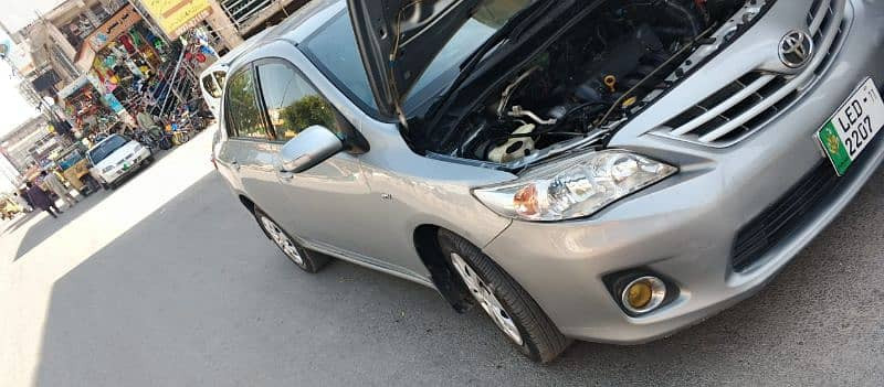toyota-corolla-gli-2011-big-7