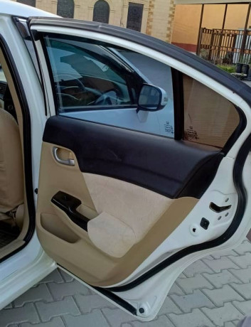 honda-civic-standard-2013-big-8