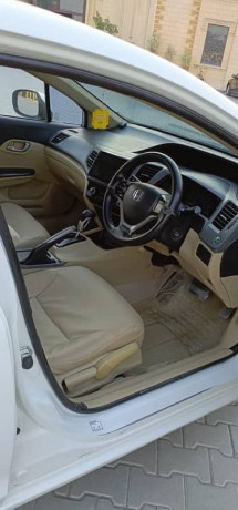 honda-civic-standard-2013-big-10