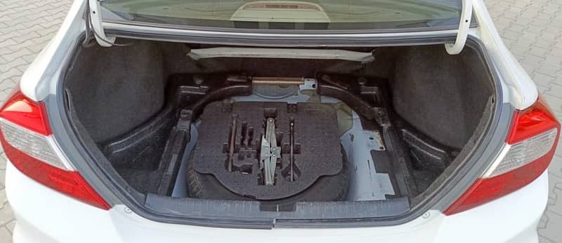 honda-civic-standard-2013-big-9