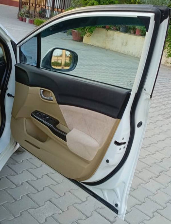 honda-civic-standard-2013-big-12