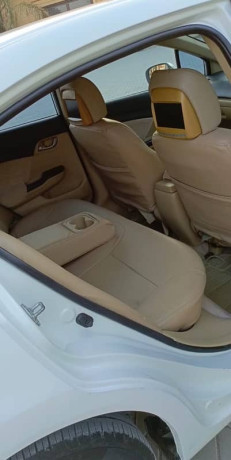 honda-civic-standard-2013-big-13