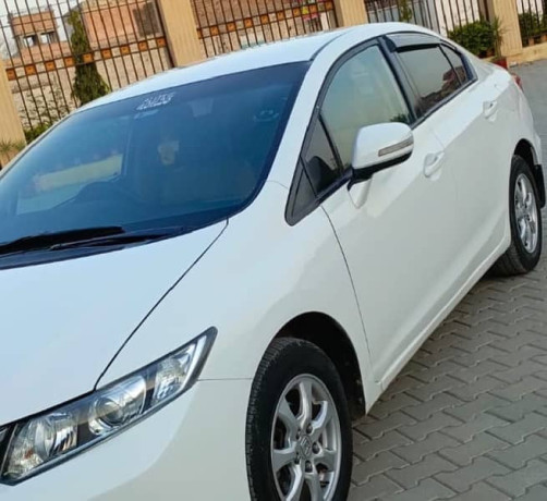 honda-civic-standard-2013-big-4