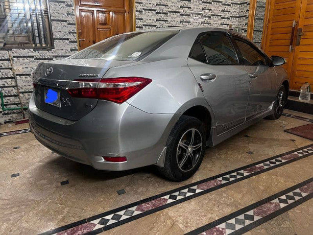 toyota-corolla-gli-2015-big-1