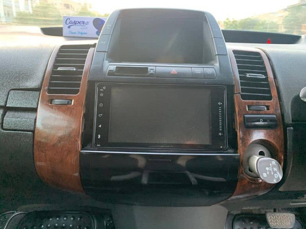 toyota-prius-2011-15-s-big-6