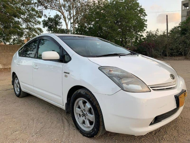 toyota-prius-2011-15-s-big-1