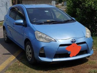 toyota-aqua-2014