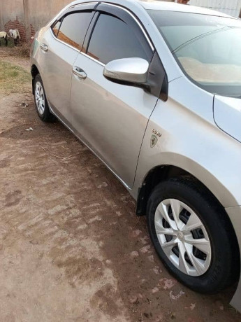 toyota-corolla-gli-2015-big-6