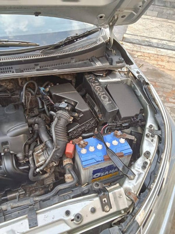 toyota-corolla-gli-2015-big-0