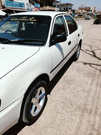 toyota-corolla-xe-1998-big-4