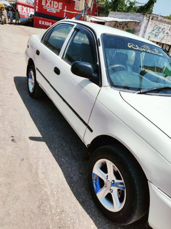 toyota-corolla-xe-1998-big-3
