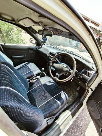 toyota-corolla-xe-1998-big-10