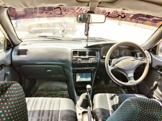 toyota-corolla-xe-1998-big-0
