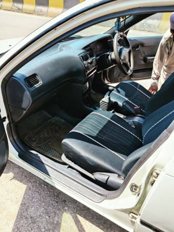 toyota-corolla-xe-1998-big-15