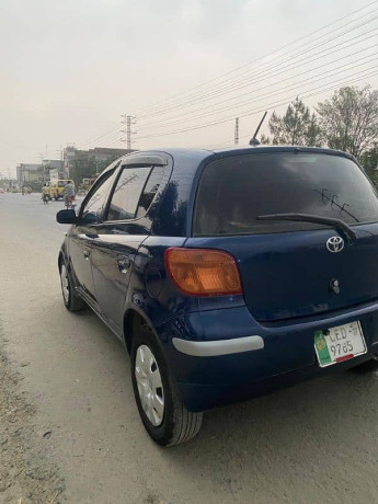 toyota-vitz-2003-big-10