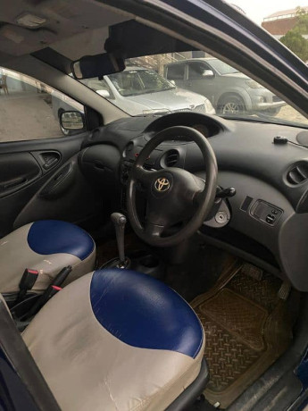 toyota-vitz-2003-big-7