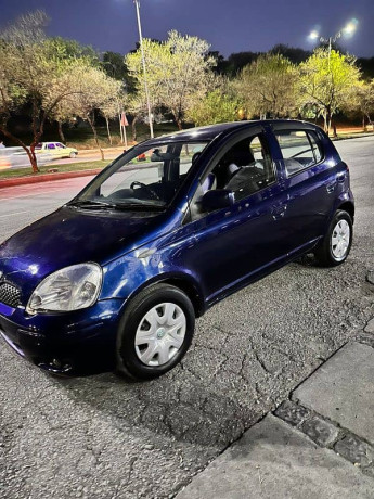 toyota-vitz-2003-big-2