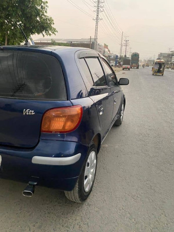 toyota-vitz-2003-big-4